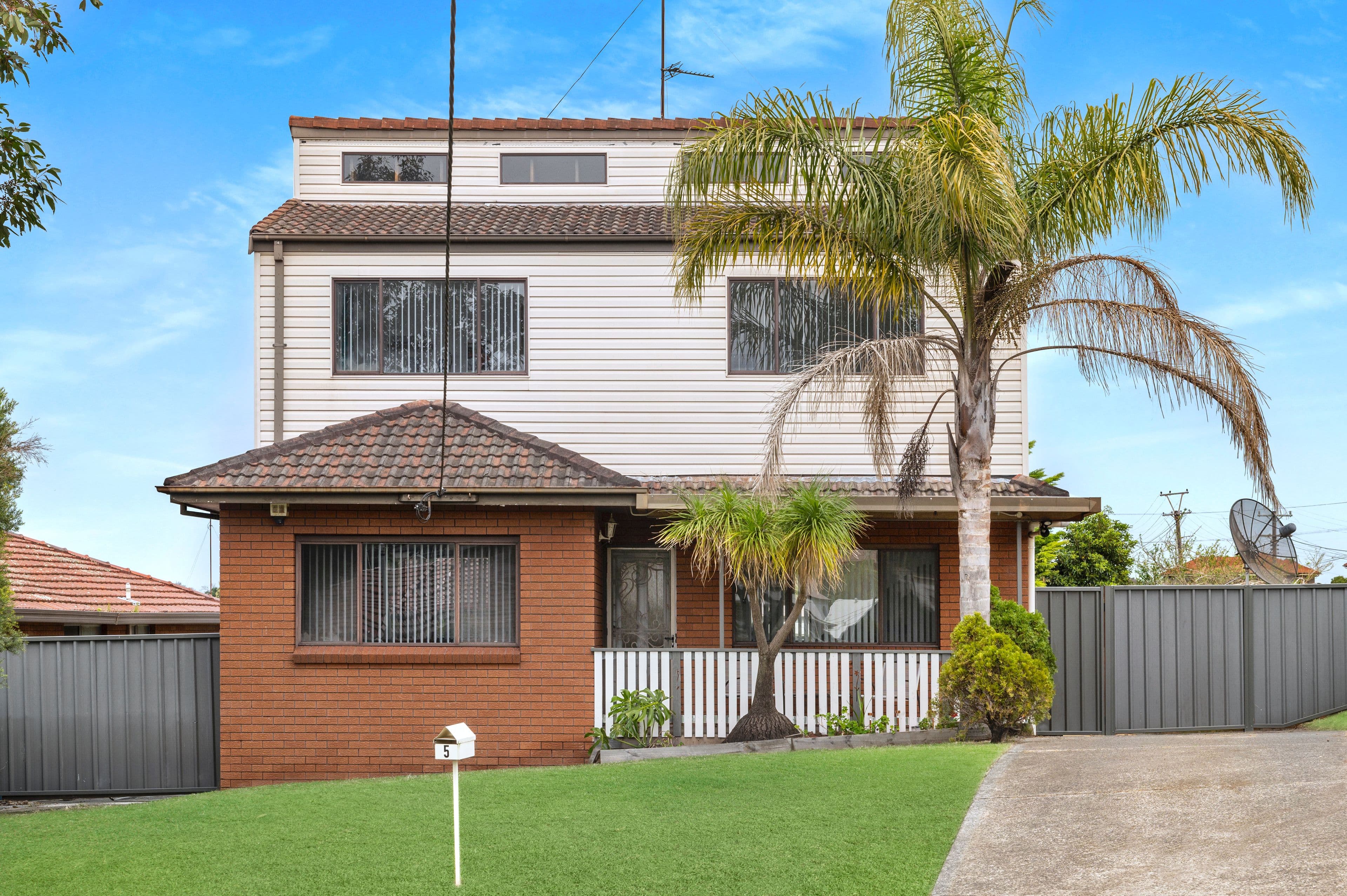5 Derowie Crescent, Lake Heights NSW 2502, Lake Heights - Thumbnail 3