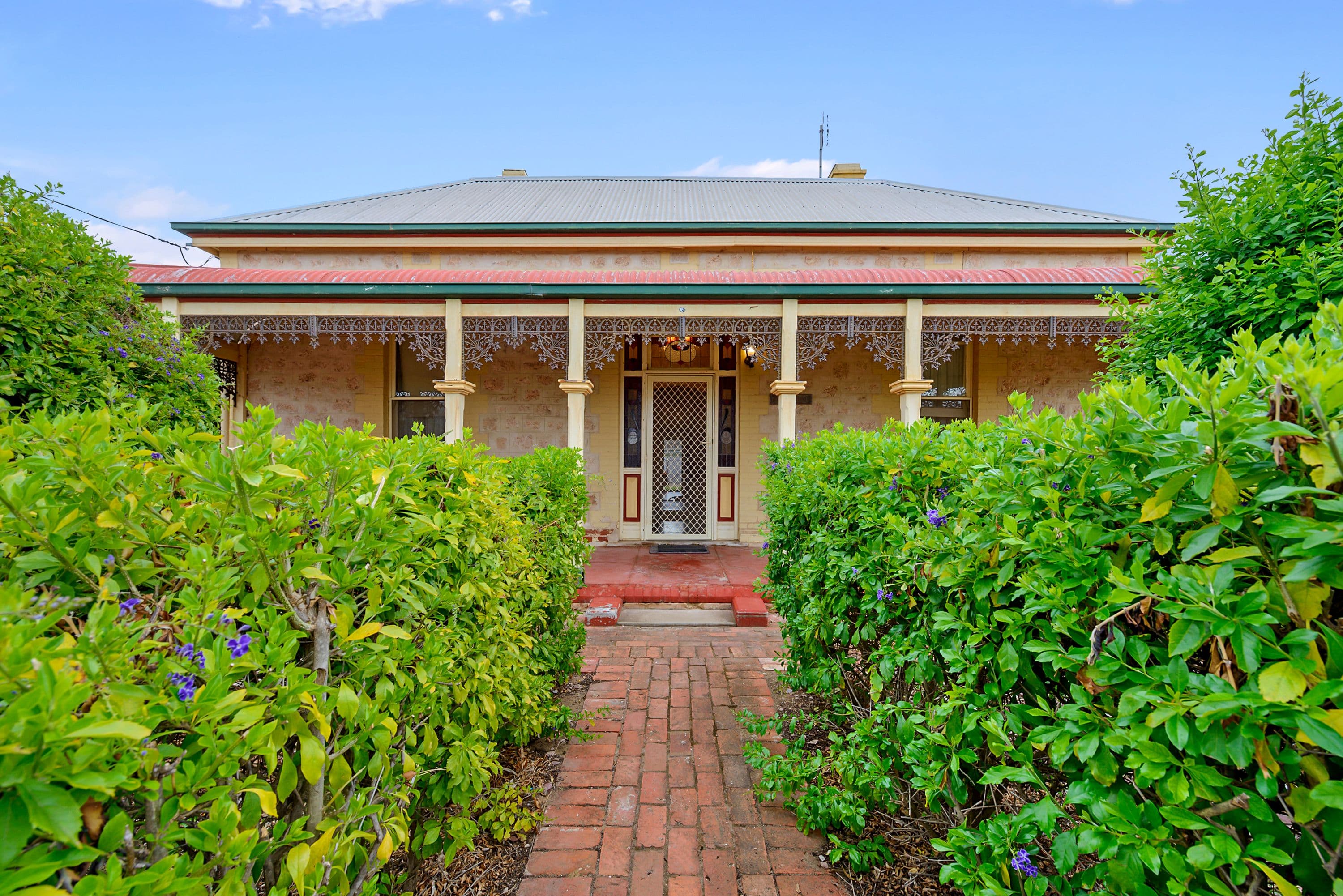 2 Russell Street, Kadina SA 5554, Kadina - Thumbnail 2