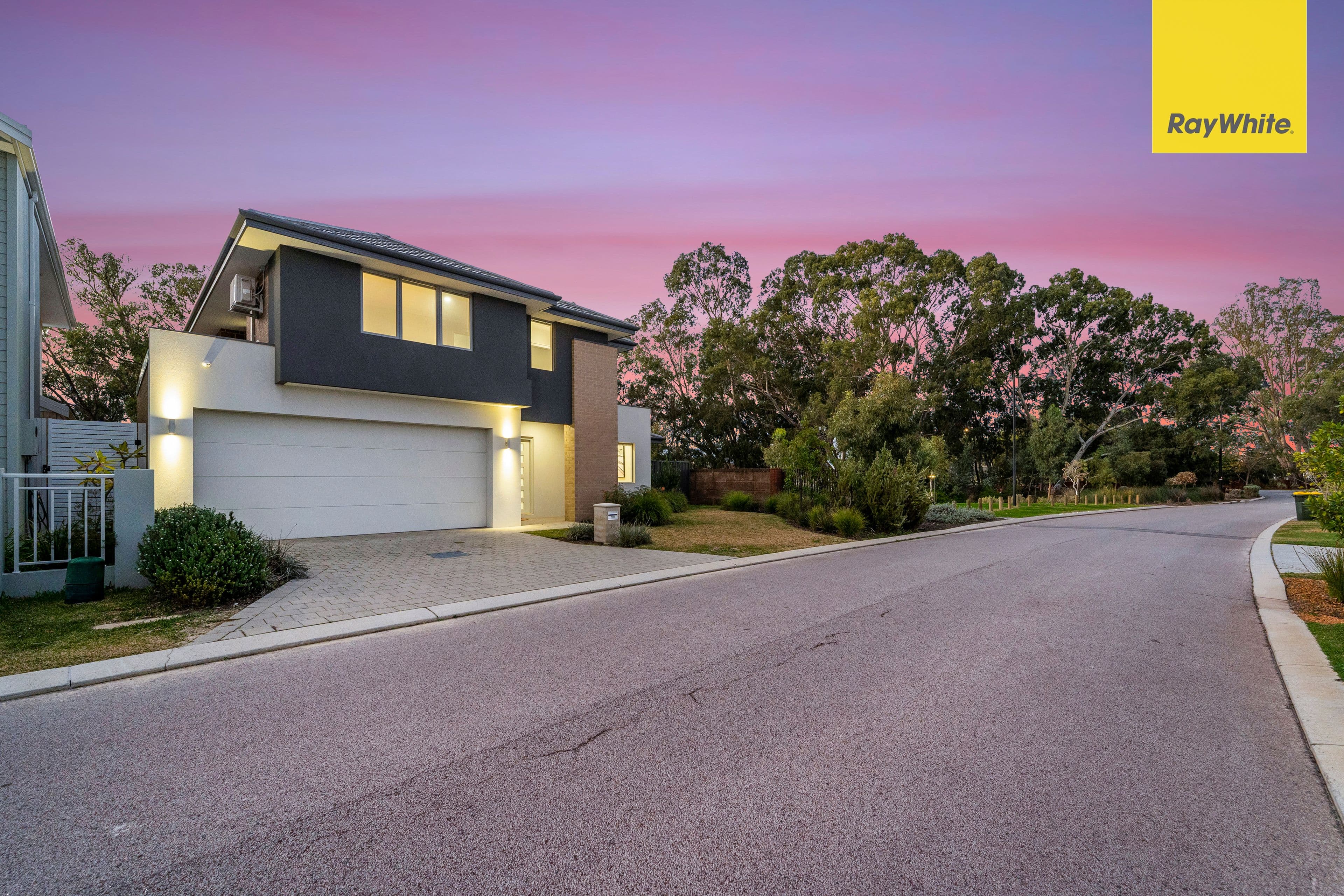 10 Lockhart Crescent, South Guildford WA 6055, South Guildford - Thumbnail 3