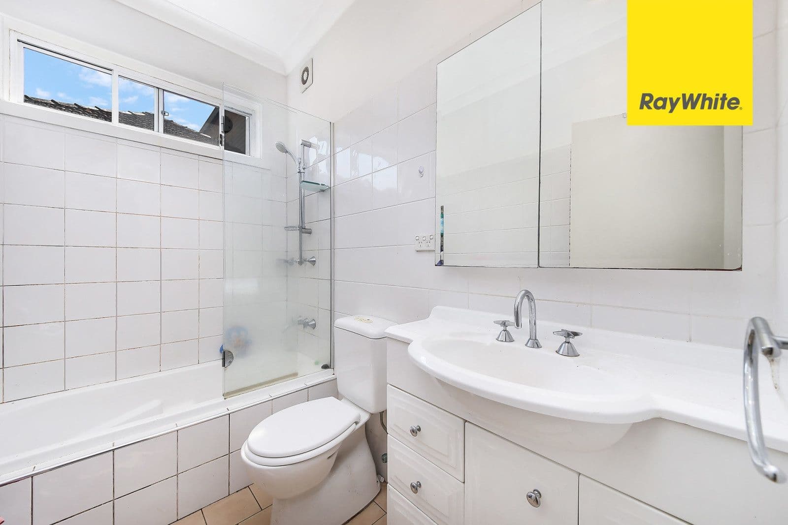 62 Henry Lawson Drive, Peakhurst - Thumbnail 4