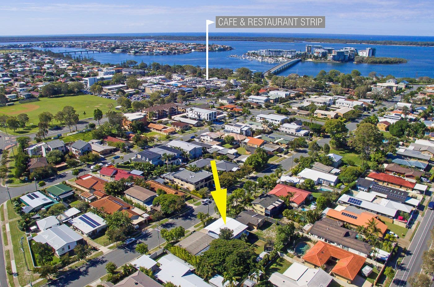 62 Errol Avenue, Paradise Point QLD 4216, Paradise Point - Thumbnail 4