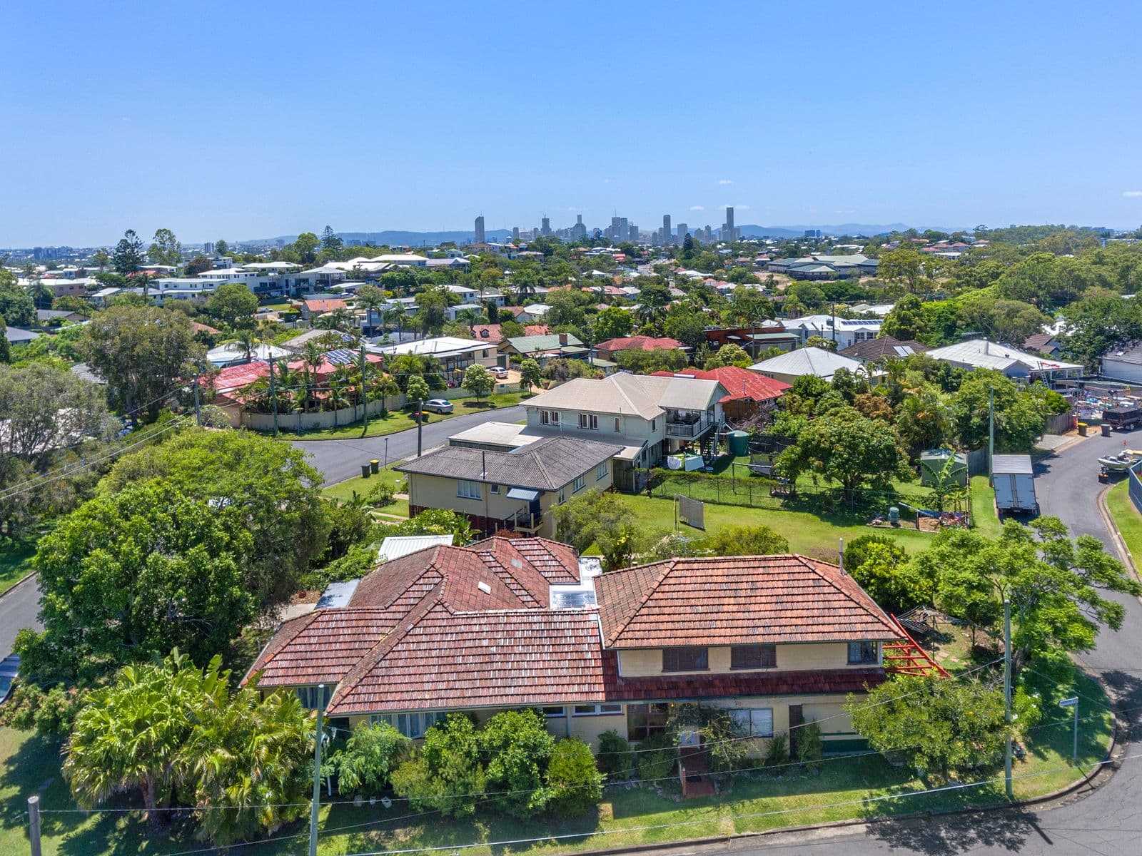 28 Dante Drive, Seven Hills QLD 4170, Seven Hills - Thumbnail 2