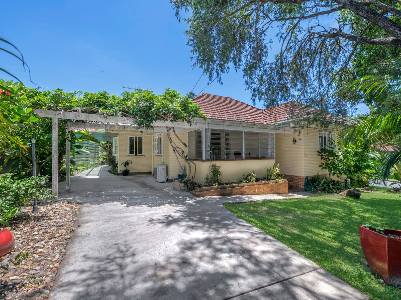 28 Dante Drive, Seven Hills QLD 4170, Seven Hills - Thumbnail 3
