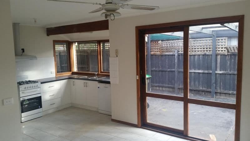 8 Torbay Court, Werribee VIC 3030, Werribee - Thumbnail 2