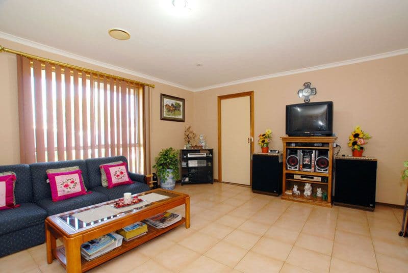 52 Bartlett Crescent, HOPPERS CROSSING VIC 3029, Hoppers Crossing - Thumbnail 4