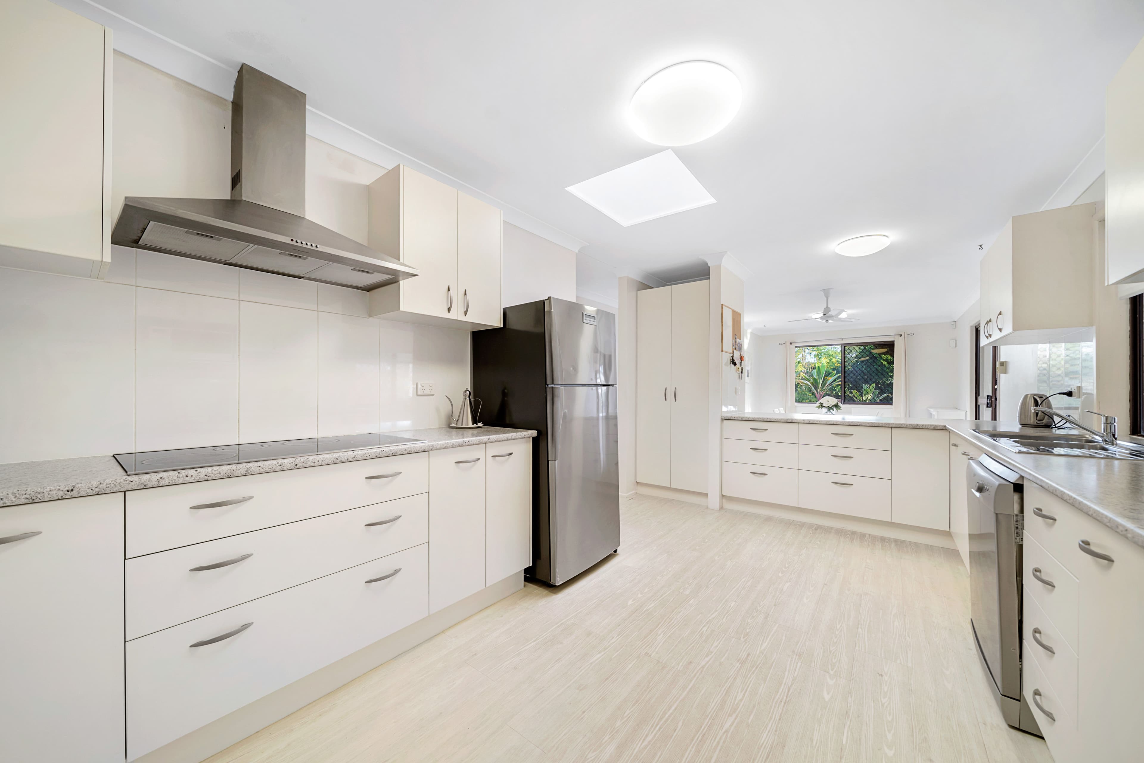 13 Gamenya Drive, Springwood QLD 4127, Springwood - Thumbnail 3