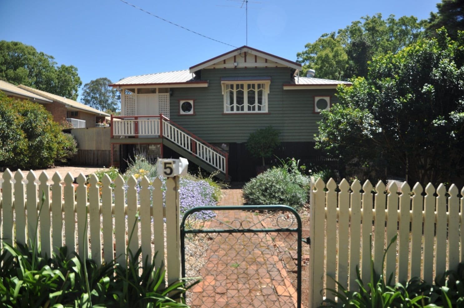 5 Gladstone Street, NEWTOWN QLD 4350, Newtown - Thumbnail 2