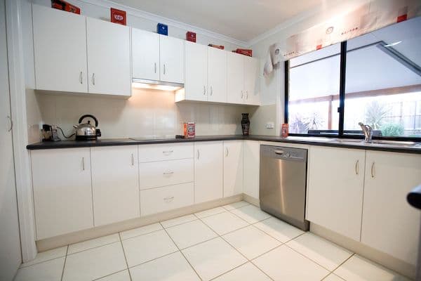 5 Petrie Court, SOUTHSIDE QLD 4570, Southside - Thumbnail 2