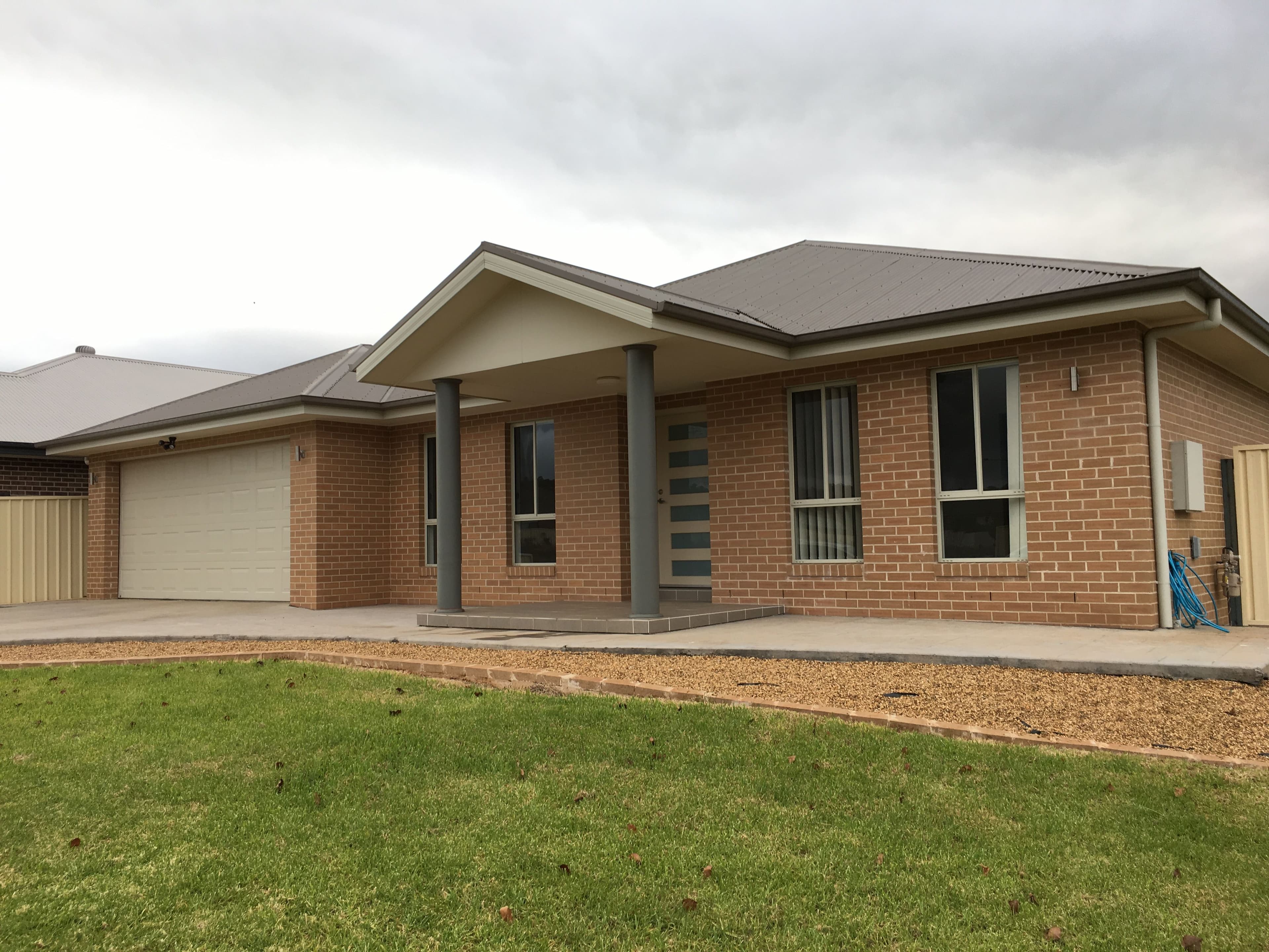 100 Hillam Drive, Griffith - Thumbnail 2