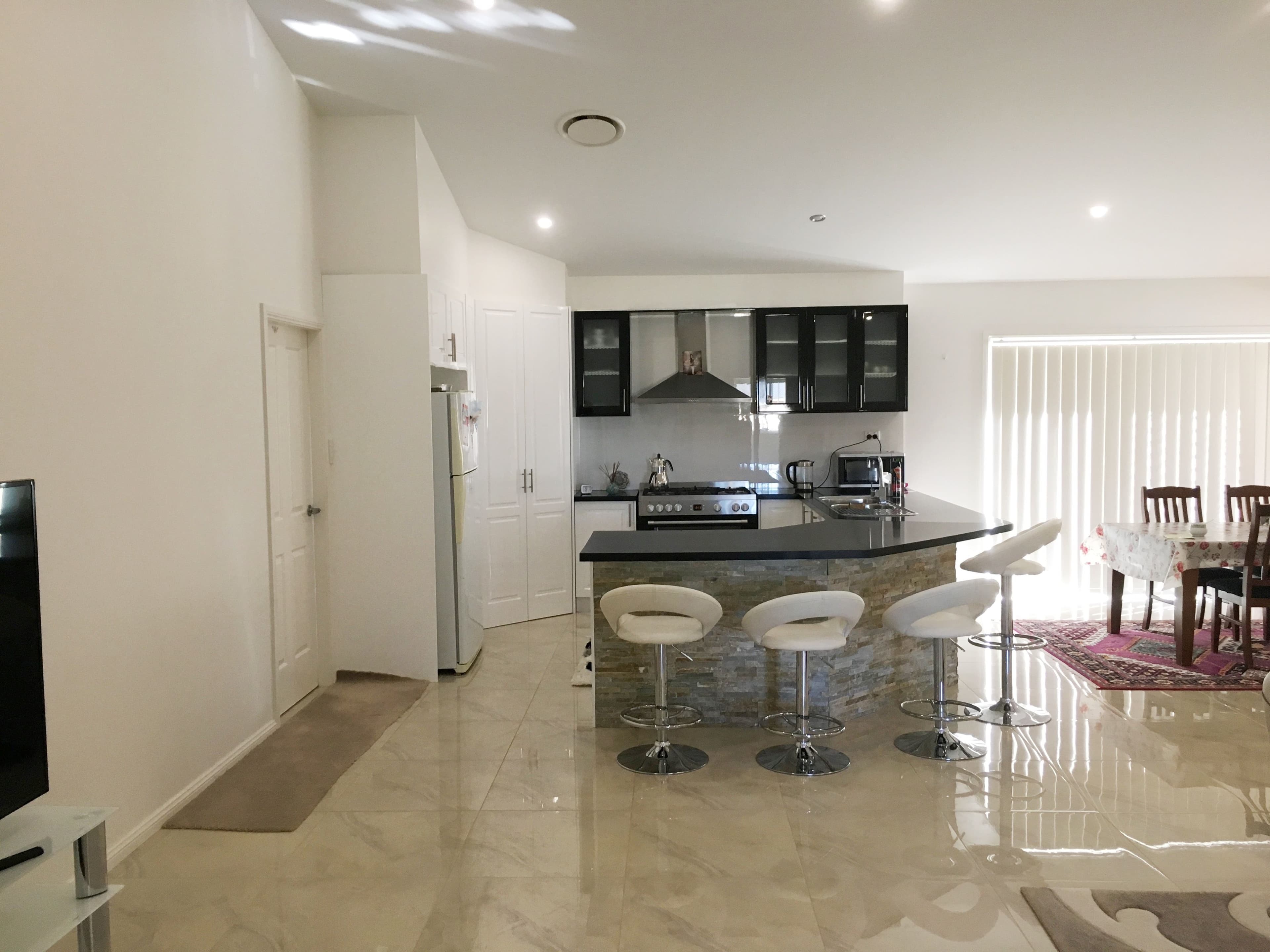 100 Hillam Drive, Griffith - Thumbnail 5