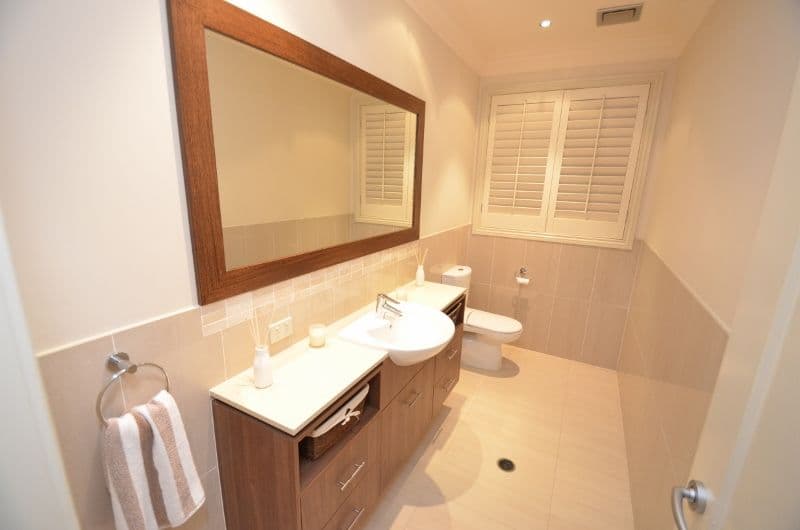 143 Sir Bruce Small Boulevard, BENOWA WATERS QLD 4217, Benowa - Thumbnail 5