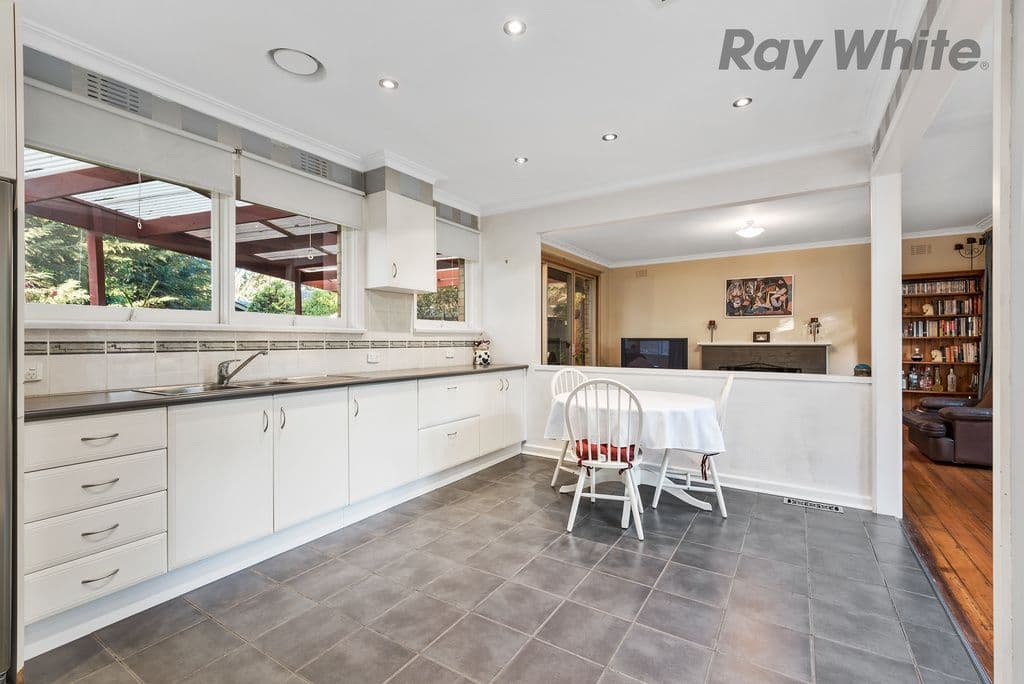 14 KINCUMBER Drive, Croydon VIC 3136, Croydon - Thumbnail 5