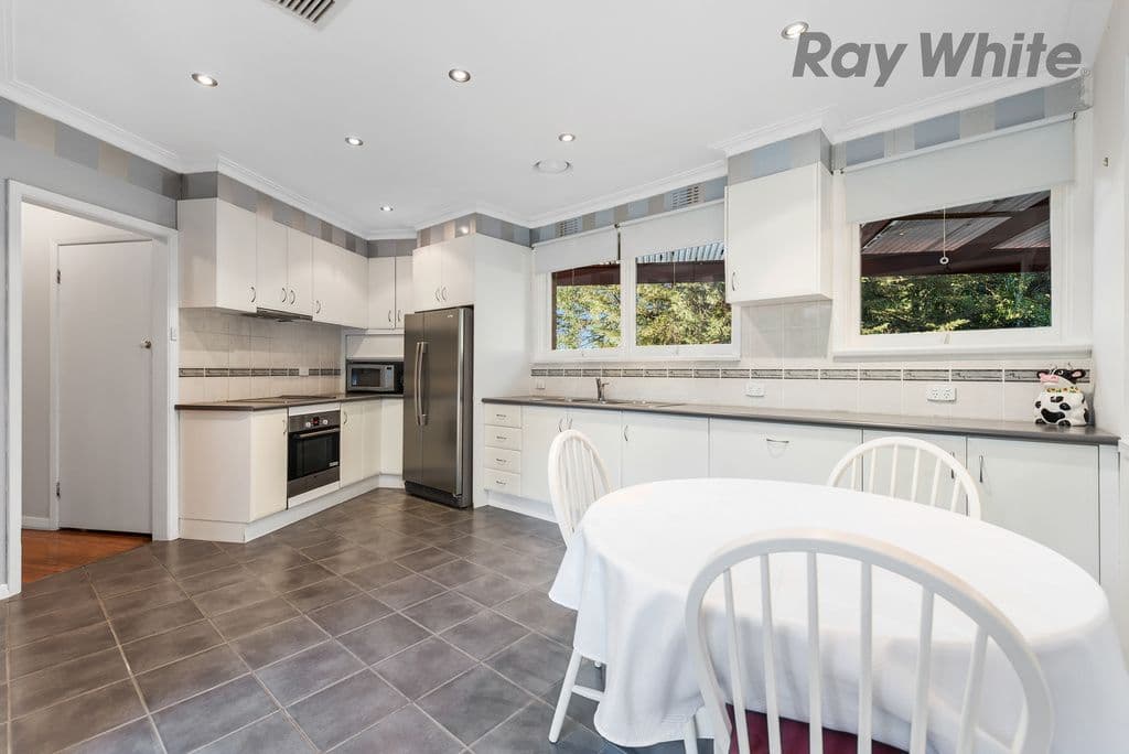14 KINCUMBER Drive, Croydon VIC 3136, Croydon - Thumbnail 6