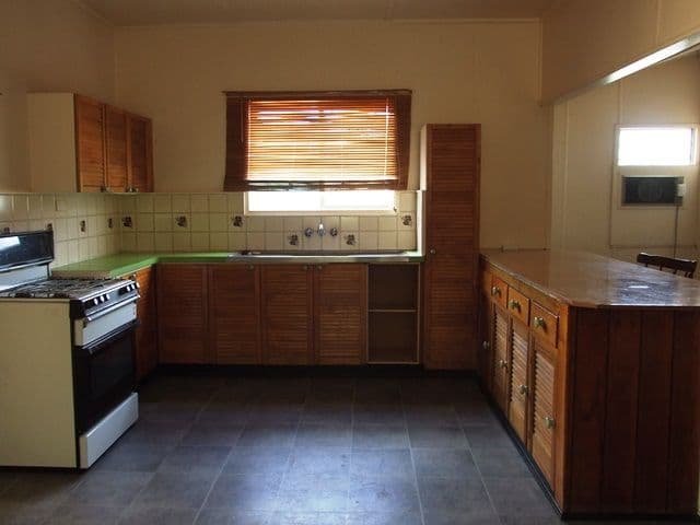 37 Rose Street, Blackall QLD 4472, Blackall - Thumbnail 3