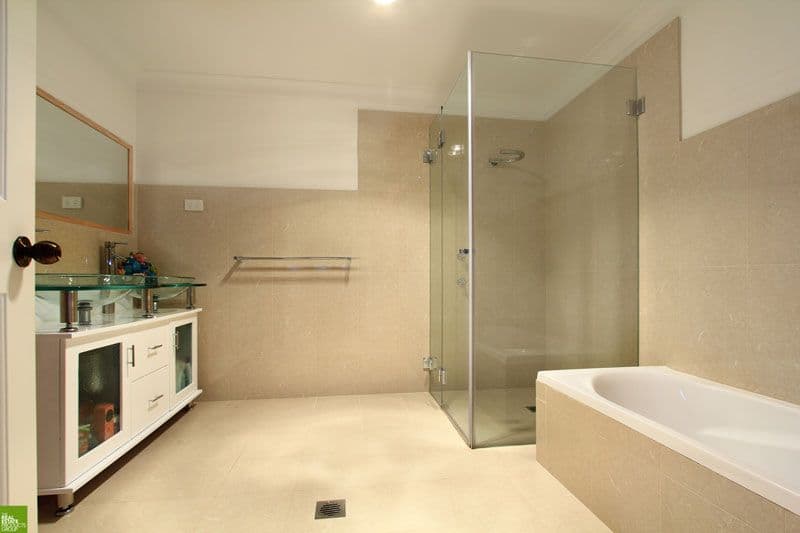 16 River Oak Road, FARMBOROUGH HEIGHTS NSW 2526, Farmborough Heights - Thumbnail 4