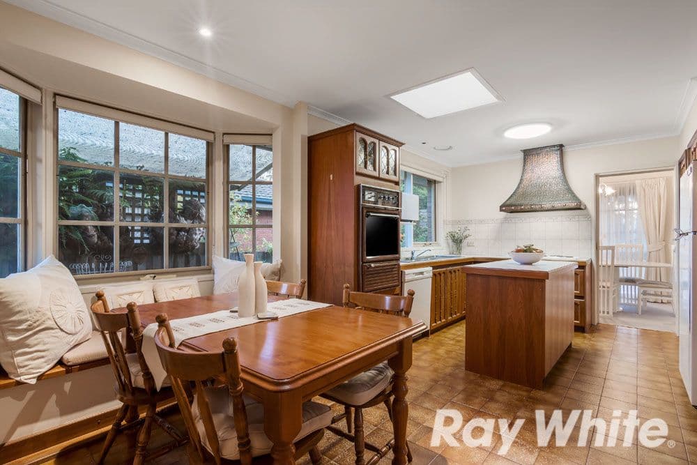 16 Strada Crescent, Wheelers Hill VIC 3150, Wheelers Hill - Thumbnail 5