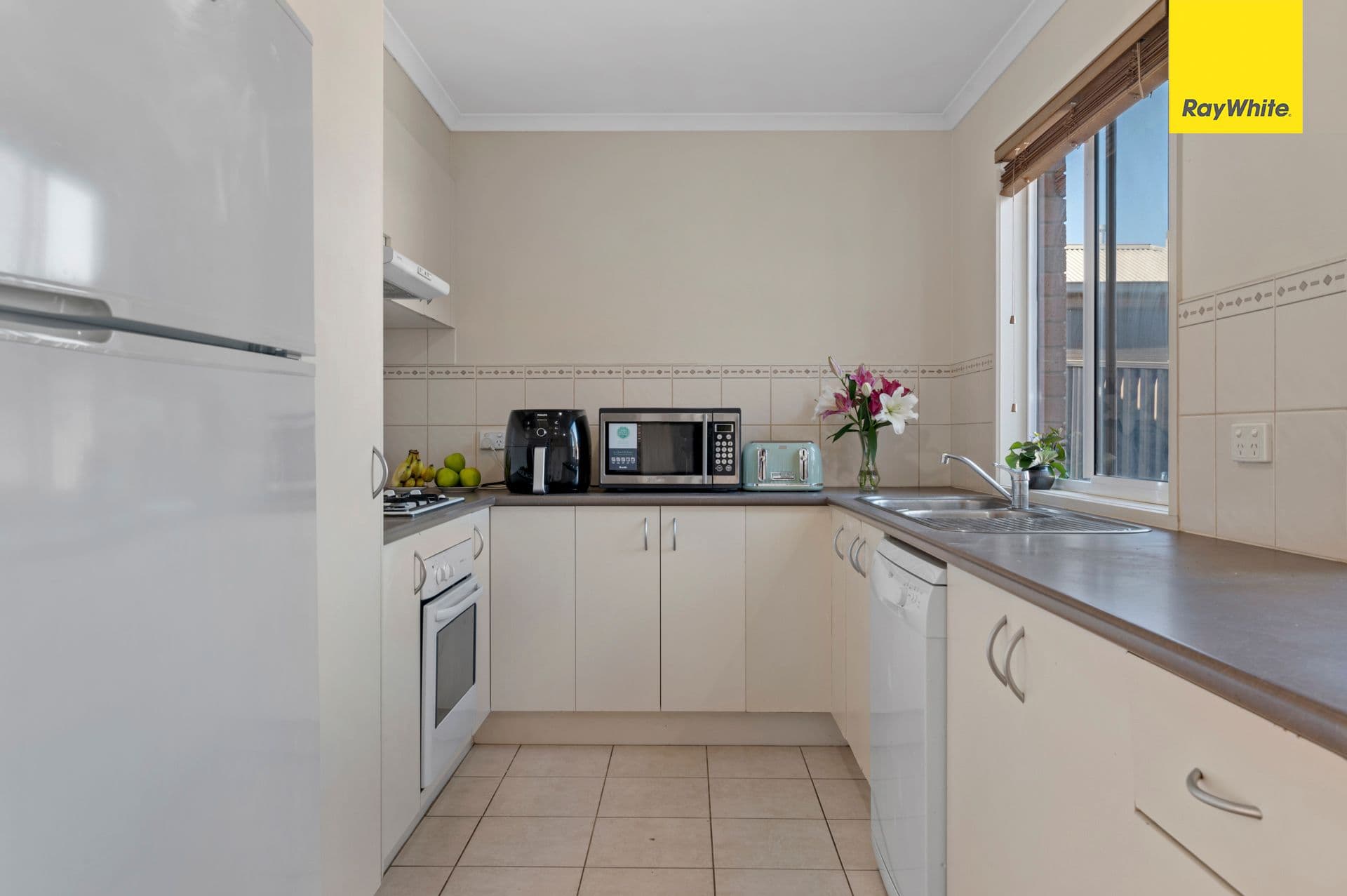 21 Dickerson Way, Caroline Springs VIC 3023, Caroline Springs - Thumbnail 8