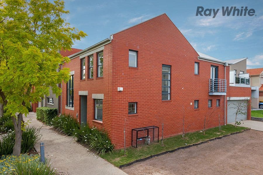 8 Catani Mews, Caroline Springs VIC 3023, Caroline Springs - Thumbnail 2
