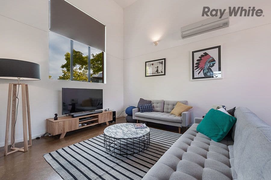 8 Catani Mews, Caroline Springs VIC 3023, Caroline Springs - Thumbnail 3