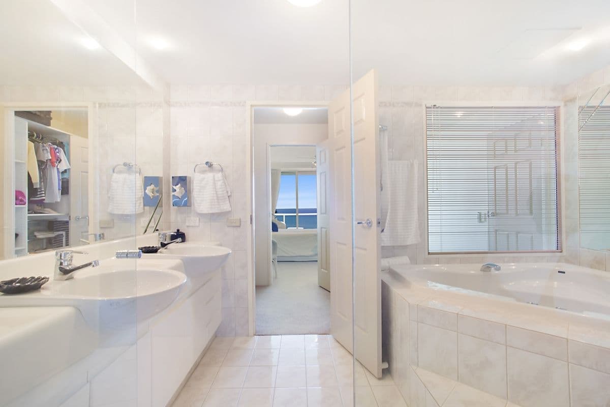 72 'Carmel By The Sea' 177 Old Burleigh Road, Broadbeach QLD 4218, Broadbeach - Thumbnail 6