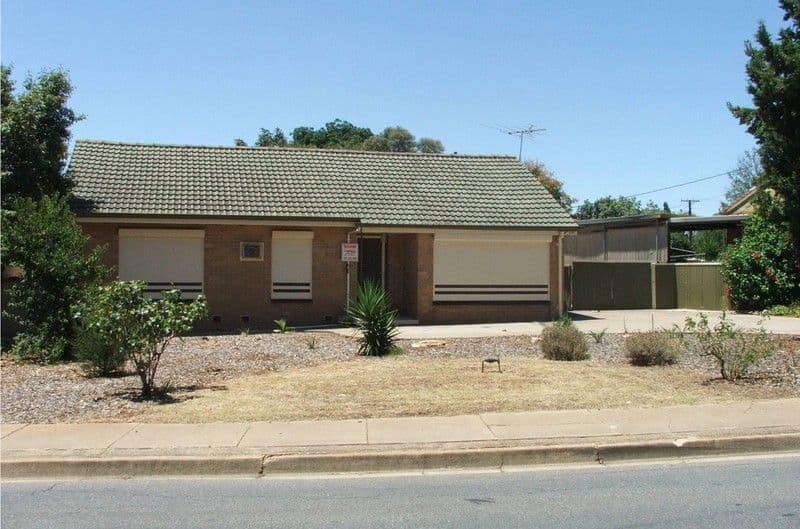 122 Excelsior Street, Lisarow - Image 1