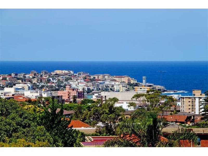 9 Sibyl Street, Southport, QLD, 4215, Southport - Thumbnail 3