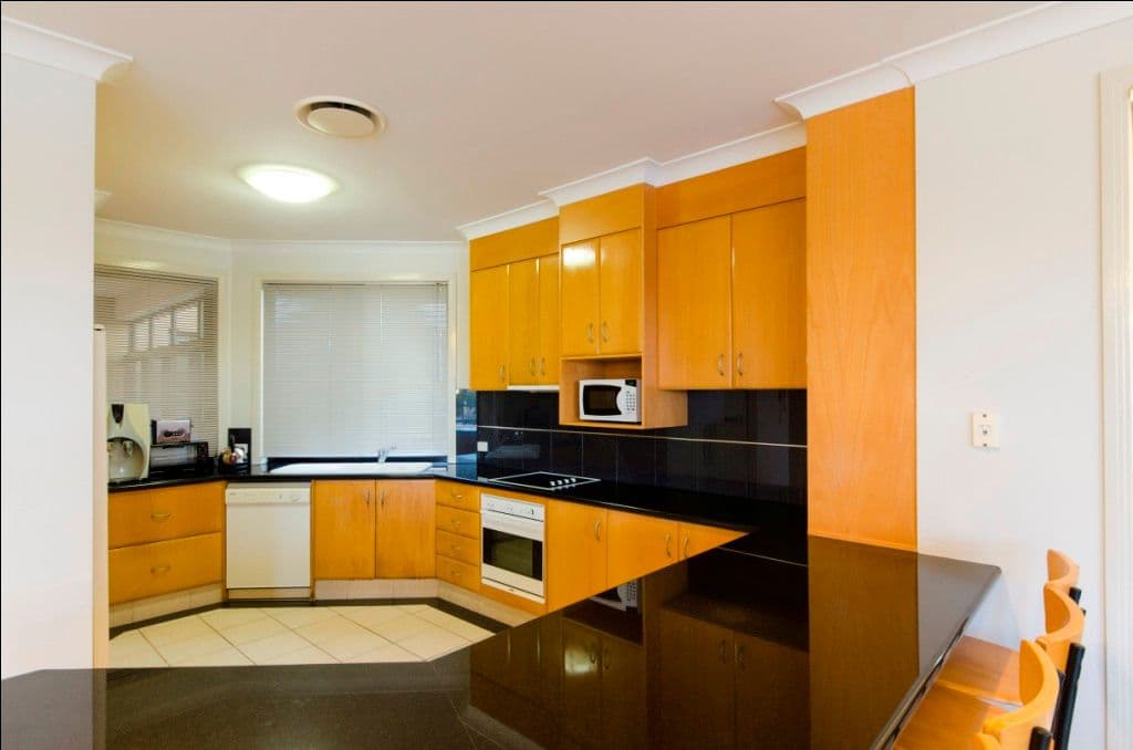 17 Karabella Court, MERMAID WATERS QLD 4218, Mermaid Waters - Thumbnail 7