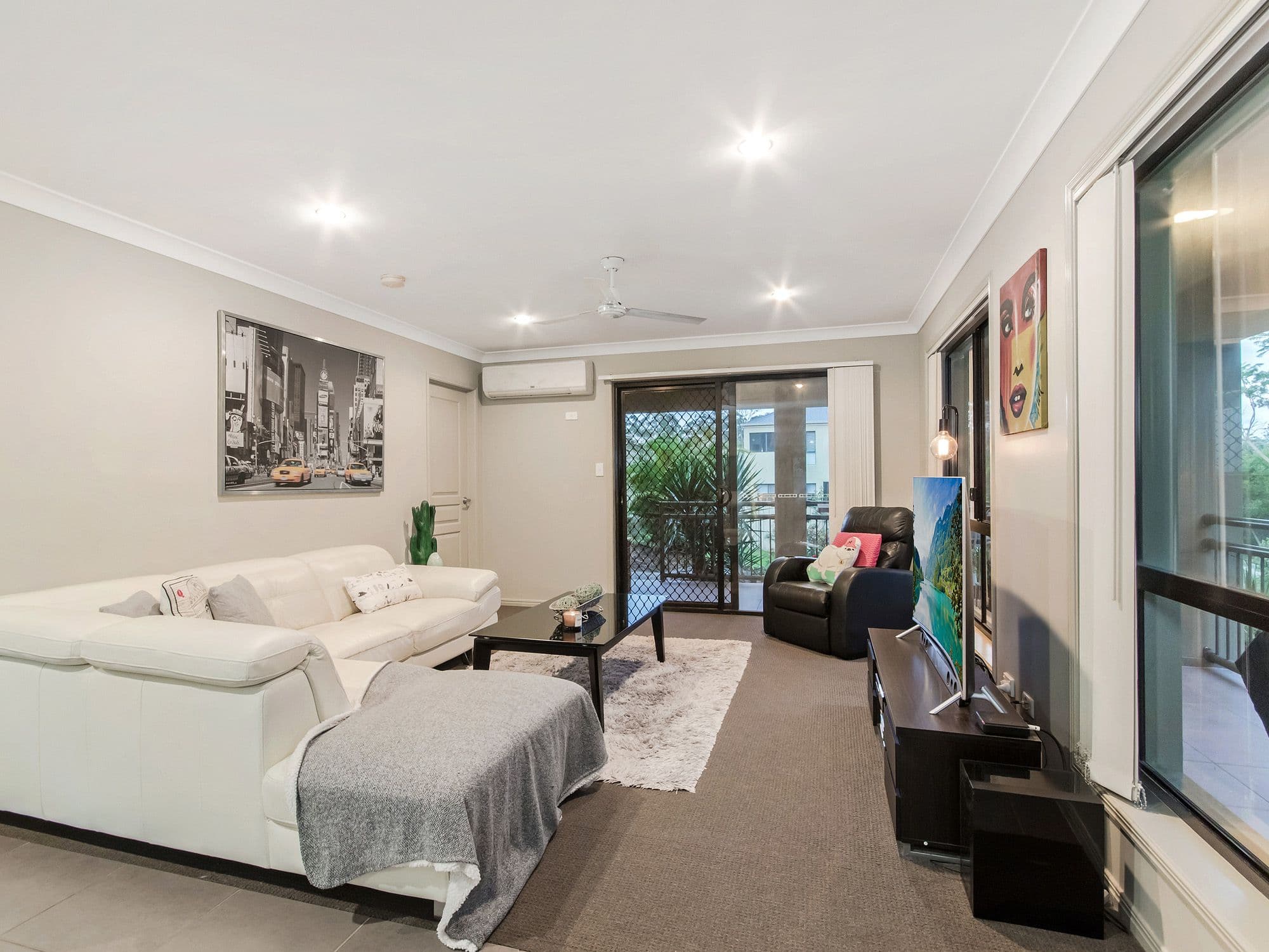 12 Caragh Crescent, Oxenford QLD 4210, Oxenford - Thumbnail 2