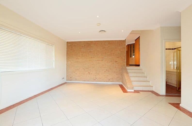 24 Mawbanna Close, WEST HOXTON NSW 2171, West Hoxton - Thumbnail 2
