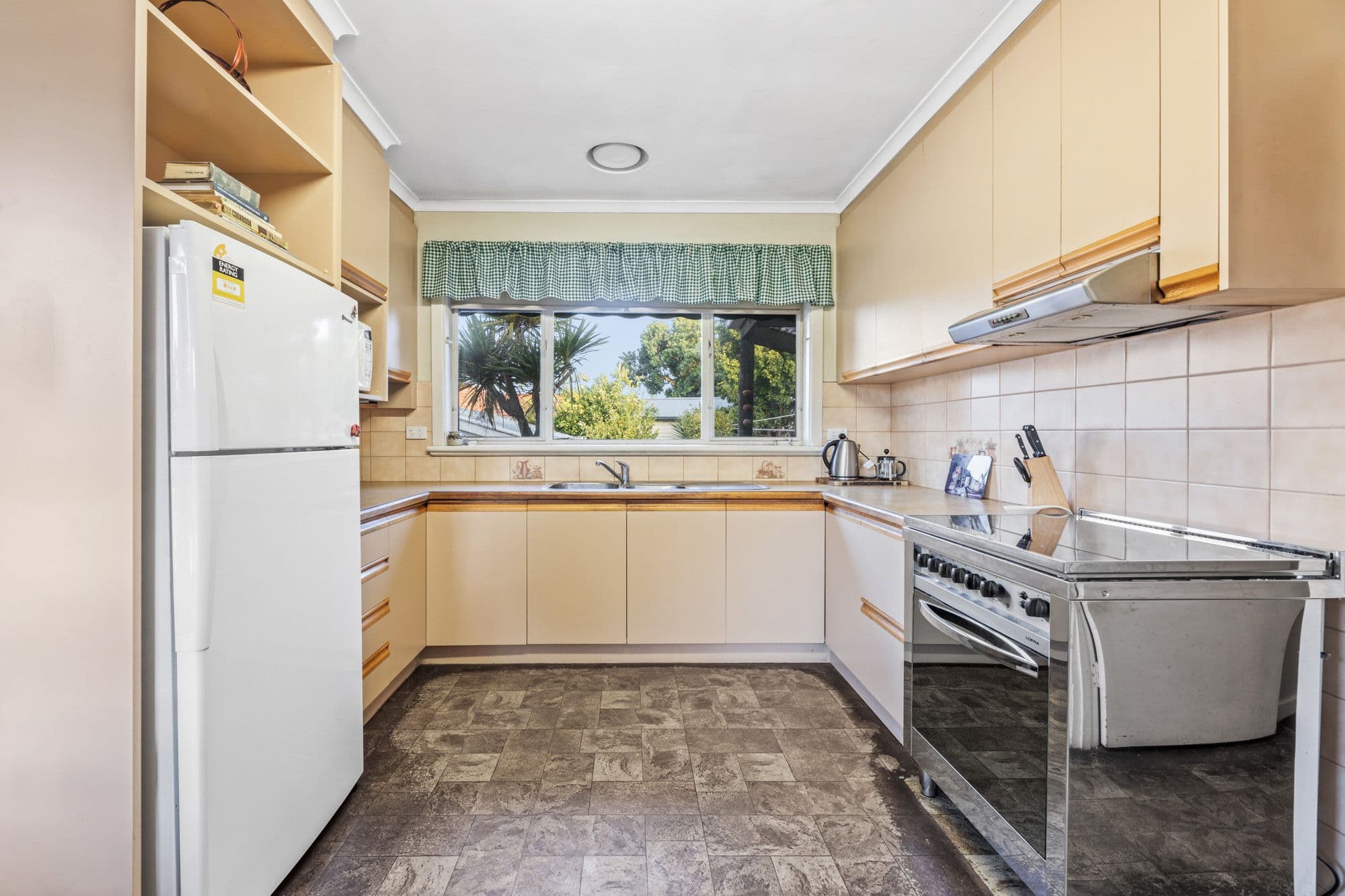 7 Christina Street, Burwood VIC 3125, Burwood - Thumbnail 2