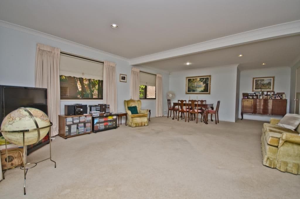 21 Inga Avenue, BUNDALL QLD 4217, Bundall - Thumbnail 3