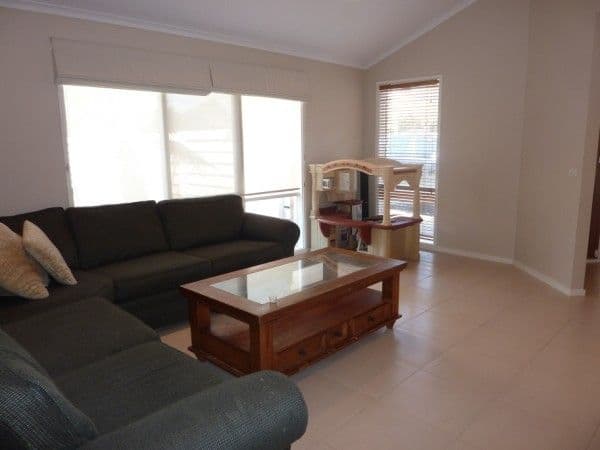 15 Heatherleigh Court, CARRUM DOWNS VIC 3201, Carrum Downs - Thumbnail 2