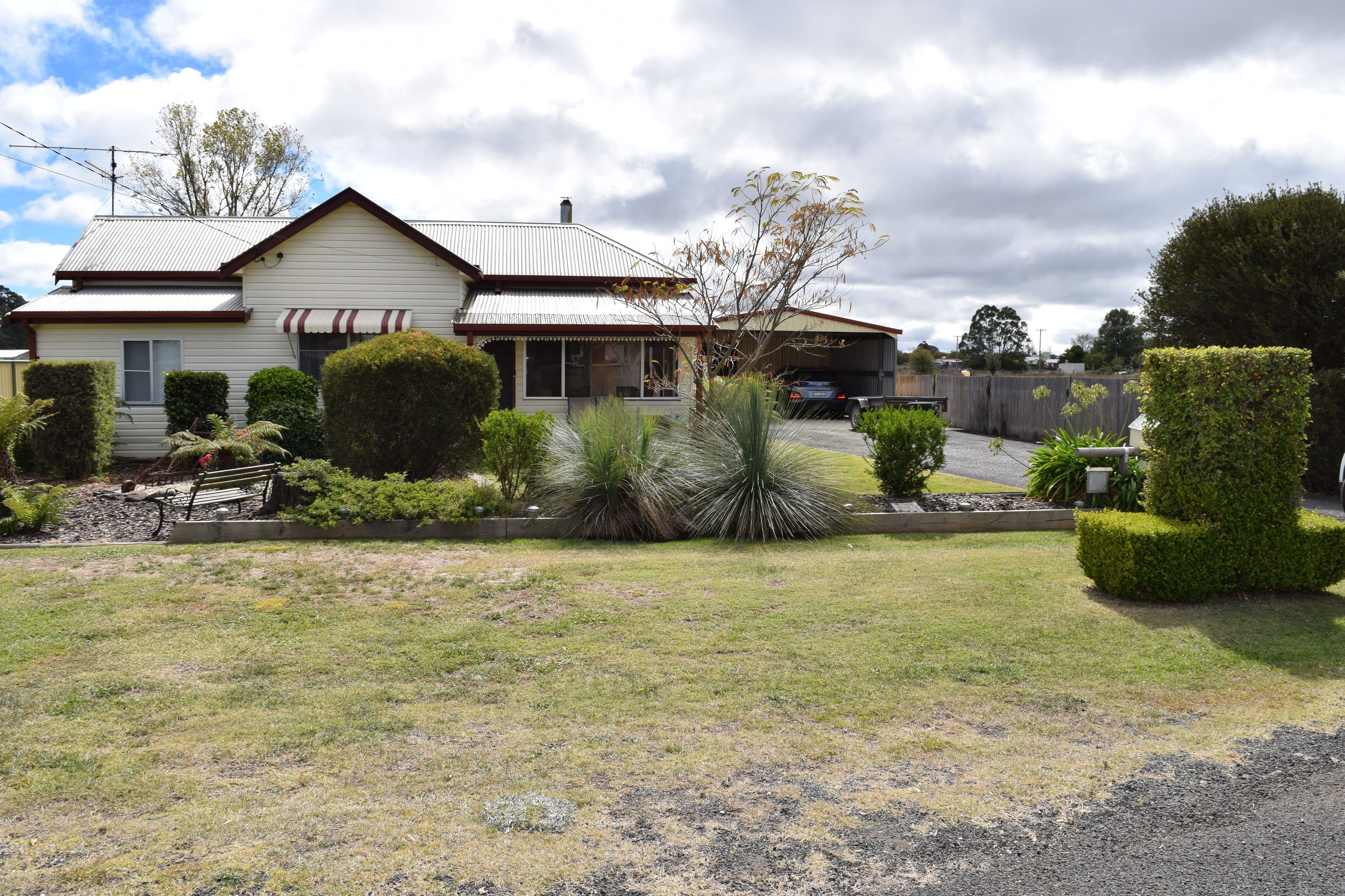 9 Nielsen Street, Guyra - Image 1