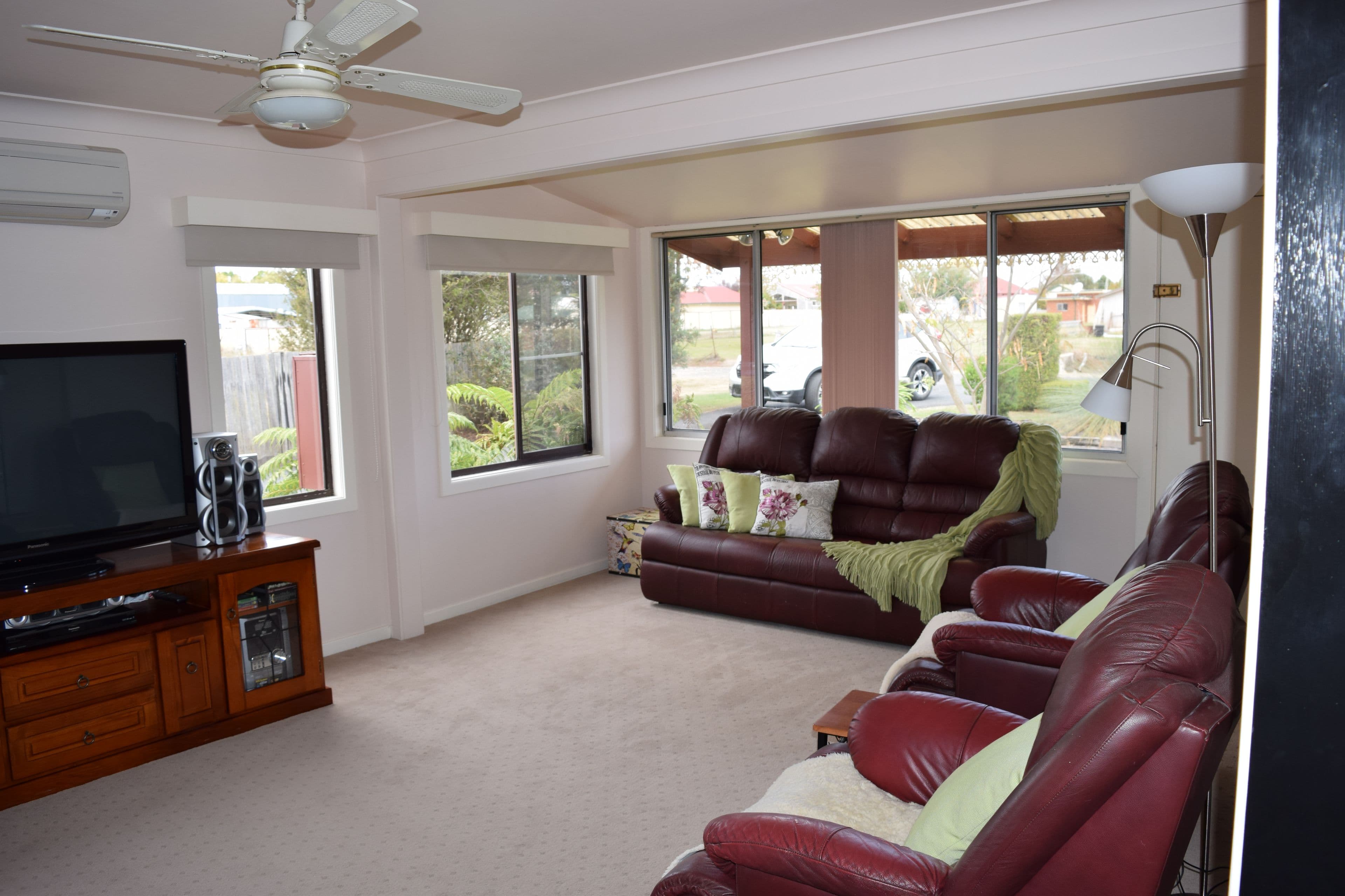 9 Nielsen Street, Guyra - Thumbnail 3