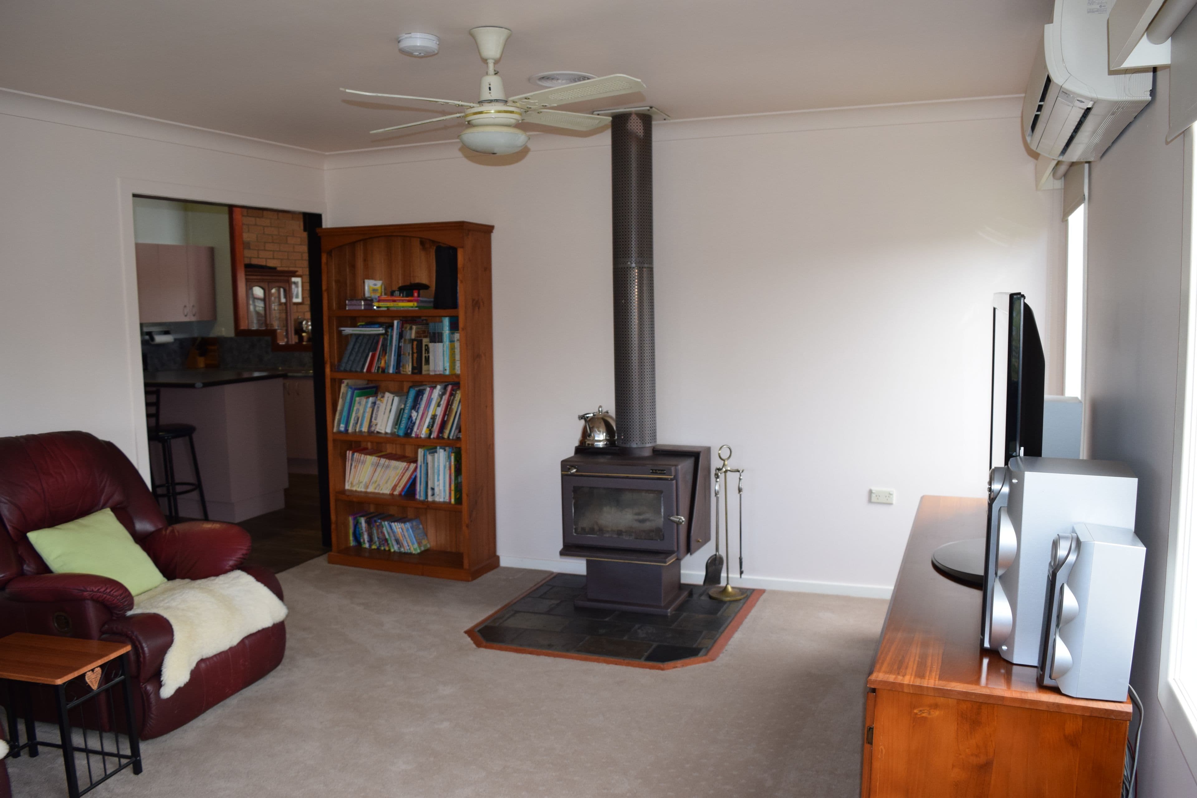 9 Nielsen Street, Guyra - Thumbnail 4