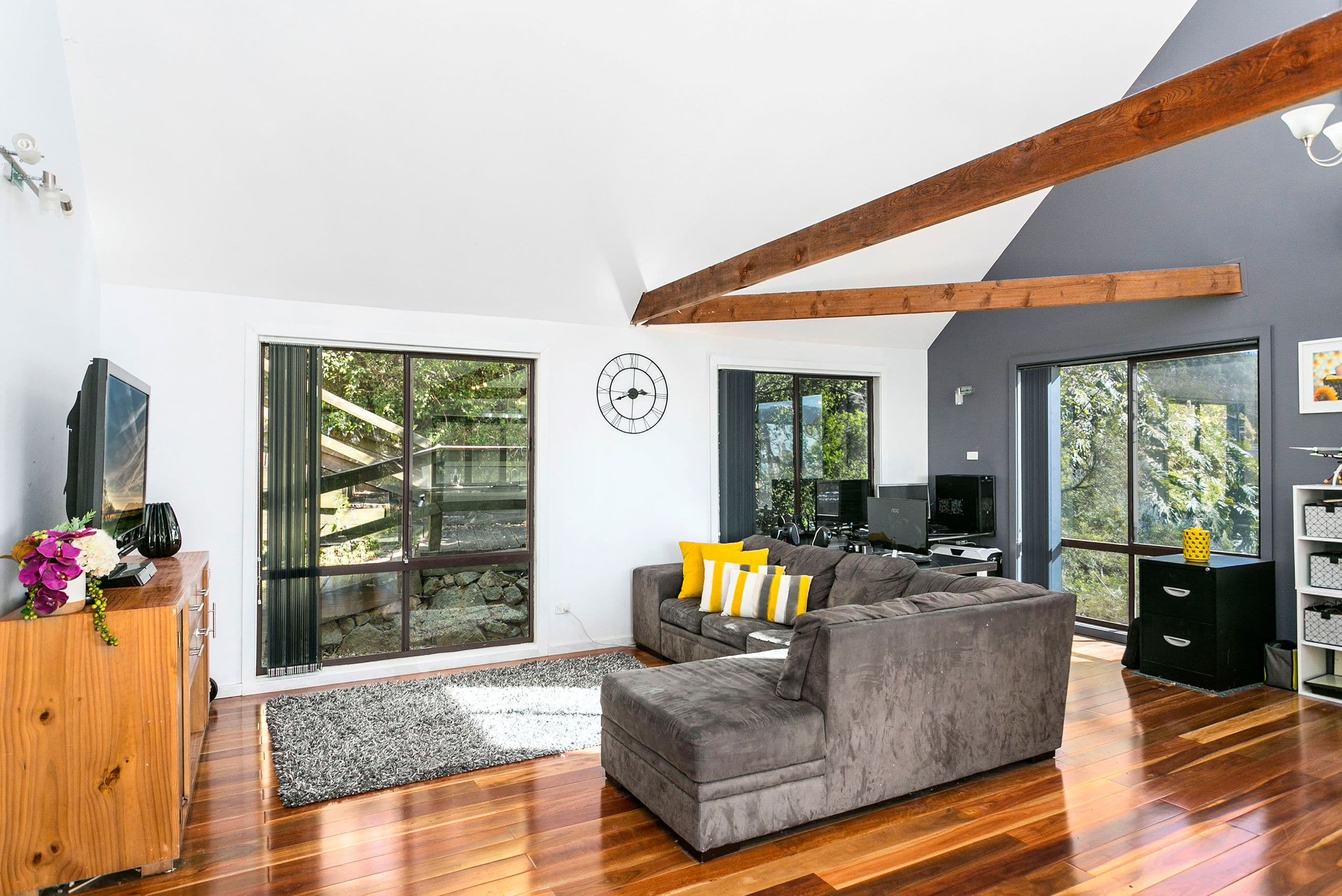 78 Iola Avenue, Farmborough Heights - Thumbnail 2