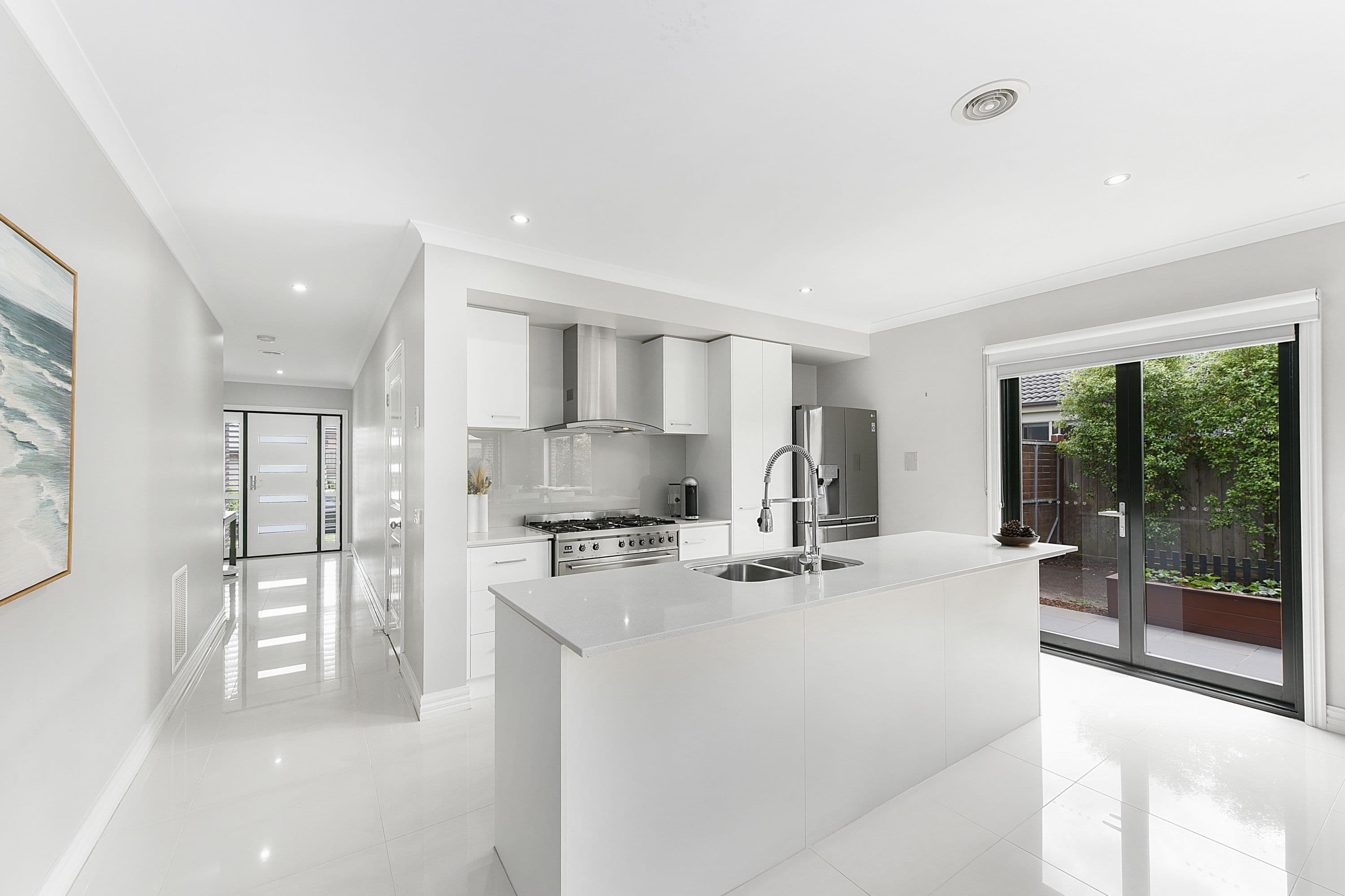 10 Esk Street, Clyde North VIC 3978, Clyde North - Thumbnail 3