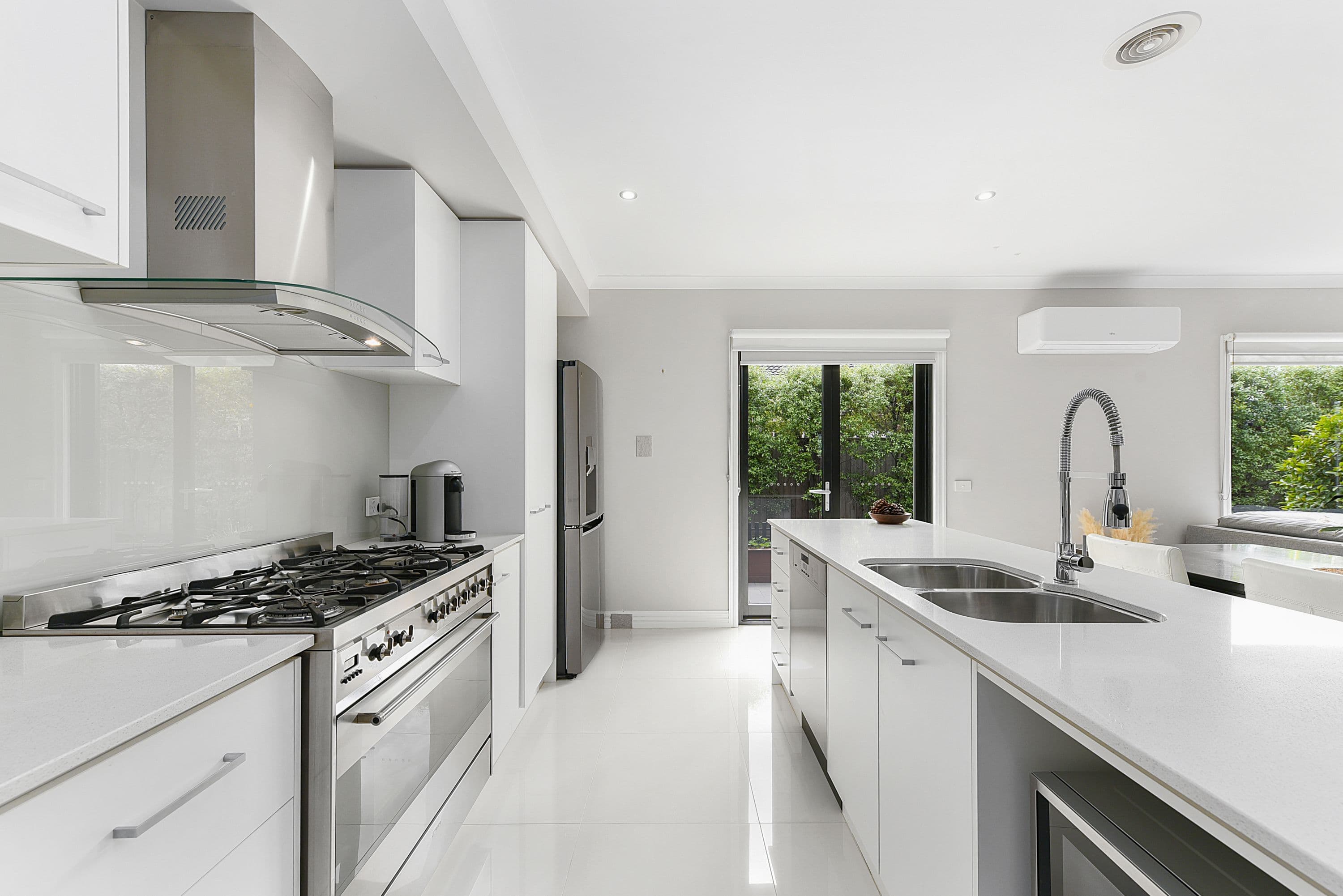 10 Esk Street, Clyde North VIC 3978, Clyde North - Thumbnail 4