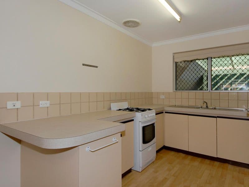 105 Simpson Avenue, ROCKINGHAM WA 6168, Rockingham - Thumbnail 2
