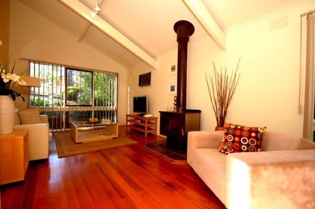9 Tangari Court, GREENSBOROUGH VIC 3088, Greensborough - Thumbnail 2