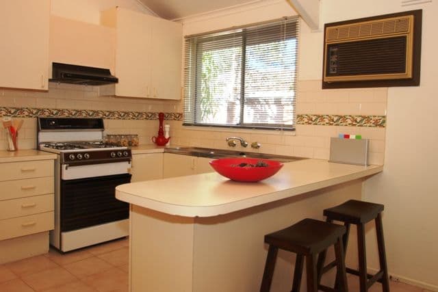 9 Tangari Court, GREENSBOROUGH VIC 3088, Greensborough - Thumbnail 3