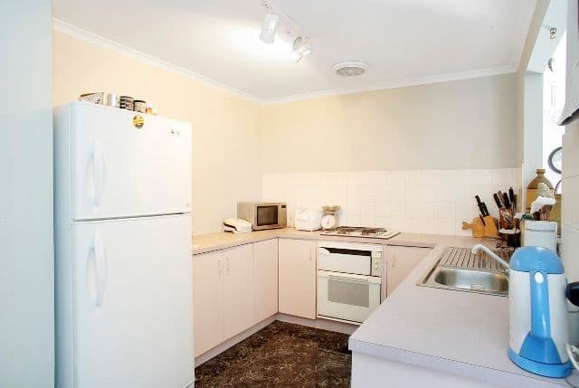 8 Norberry Court, CORIO VIC 3214, Corio - Thumbnail 3