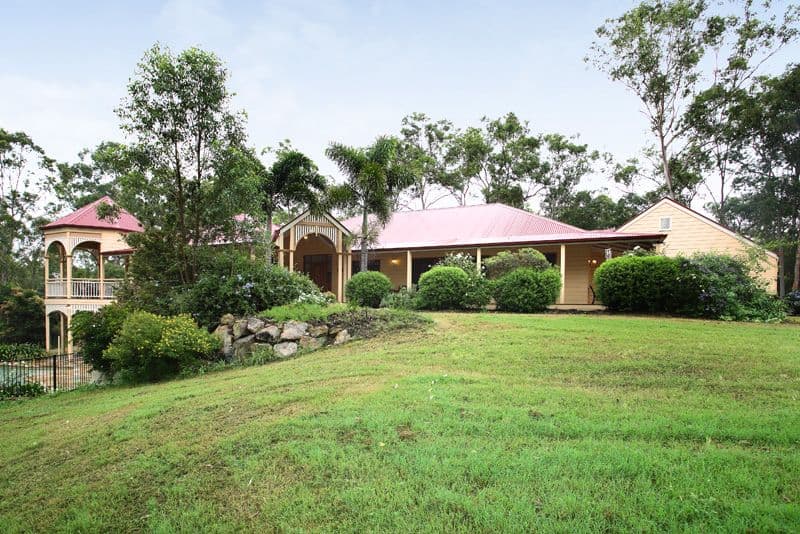 32 Logan Place, PULLENVALE QLD 4069, Pullenvale - Thumbnail 2