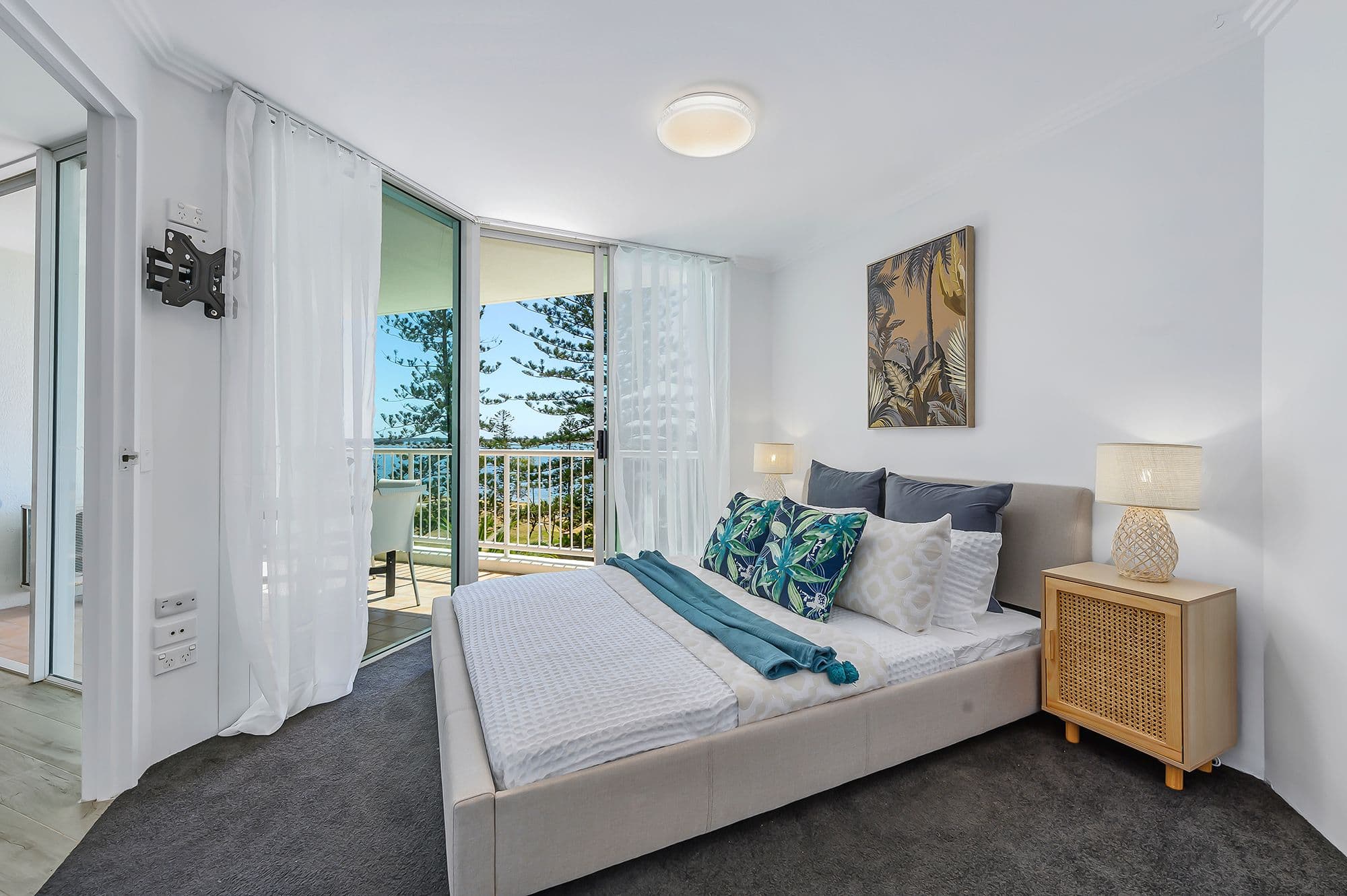 182 Marine Parade, Labrador QLD 4215, Labrador - Thumbnail 4