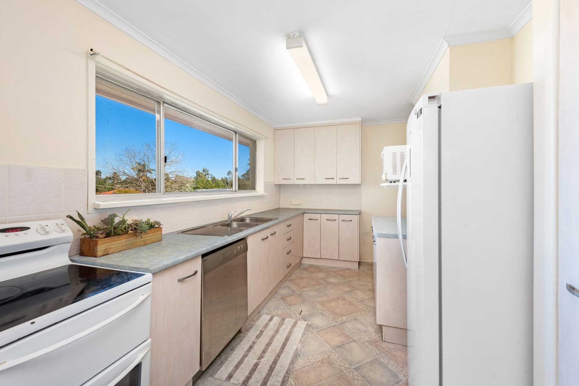 9 Edmondson Street, Corinda QLD 4075, Corinda - Thumbnail 3
