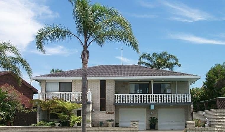 1 Jennifer Avenue, Runaway Bay QLD 4216, Runaway Bay - Thumbnail 3