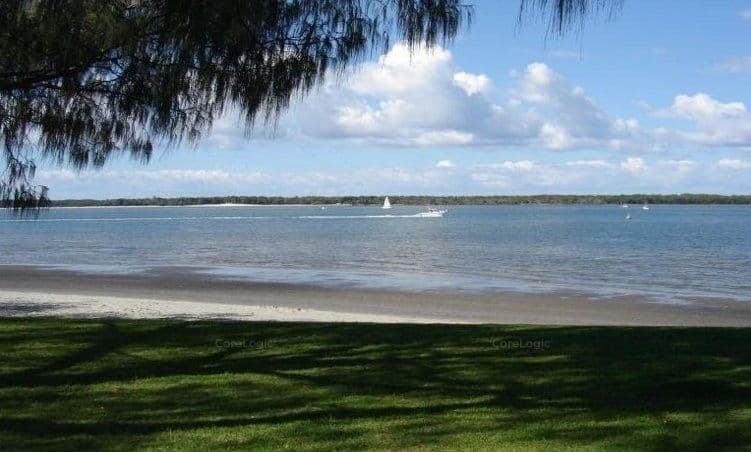 1 Jennifer Avenue, Runaway Bay QLD 4216, Runaway Bay - Thumbnail 4