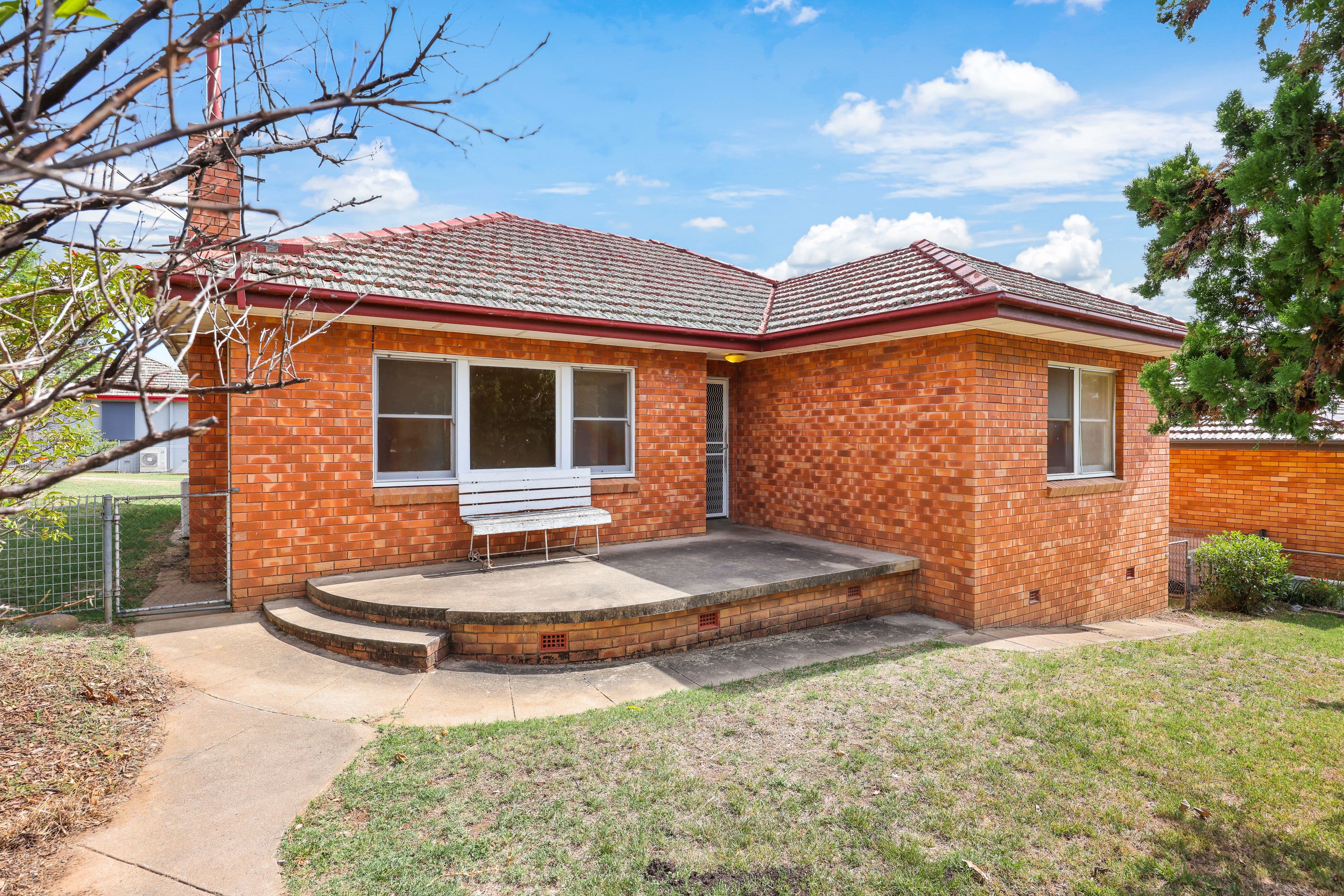 81 Mathews Street, Tamworth NSW 2340, West Tamworth - Image 1
