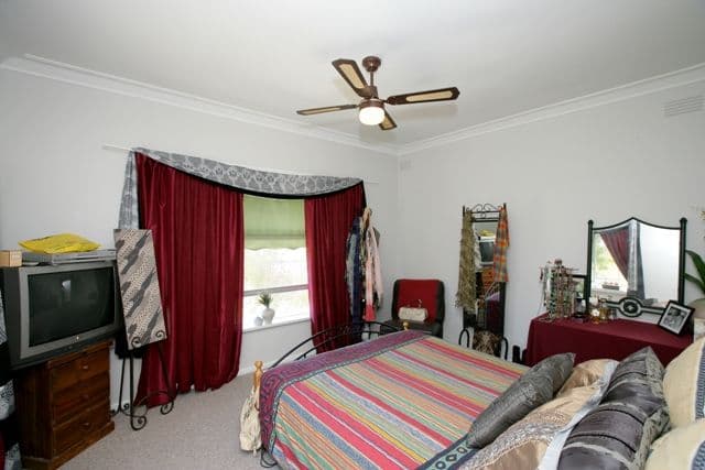 45 Tichborne Crescent, KOORINGAL NSW 2650, Kooringal - Thumbnail 3