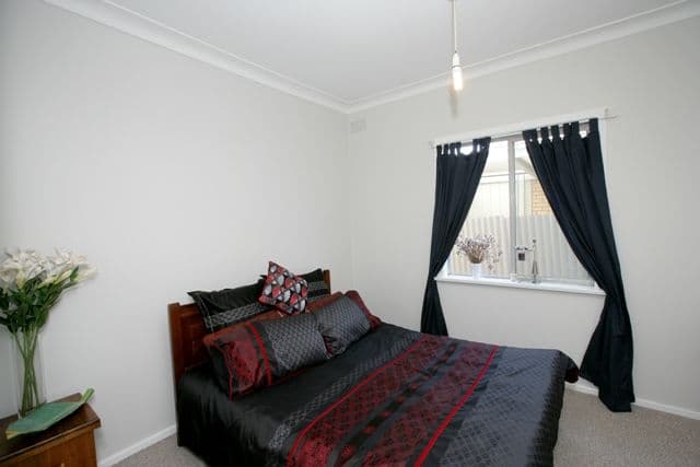 45 Tichborne Crescent, KOORINGAL NSW 2650, Kooringal - Thumbnail 4